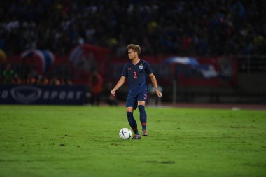 Pathumthani Tayland 5 Eylül 2019: Thammasat Stadyumu 'nda Tailand ile Vietnam arasında oynanan 2022 Dünya Kupası eleme maçında Theerathon Boonmatan Player 