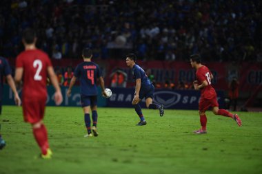 Pathumthani Thailand 5 Eylül 2019: Thammasat Stadyumu 'ndaki Vietnam maçında 2022 Dünya Kupası elemeleri sırasında Pansa hemviboon # 6 Tayland futbolcusu 