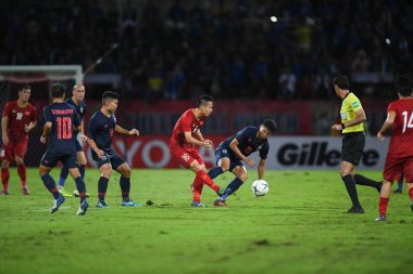 Pathumthani Tayland 5 Eylül 2019: Tayland 'ın Thammasat Stadyumu' nda Vietnam 'a karşı 2022 Dünya Kupası elemeleri sırasında Vietnam' ın 16 numaralı vietnam oyuncusu 