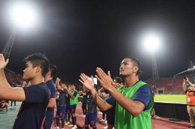 Pathumthani Tayland 5 Eylül 2019: Thammasat Stadyumu 'nda 2022 Dünya Kupası elemeleri sırasında Adisorn Promrak 5. 