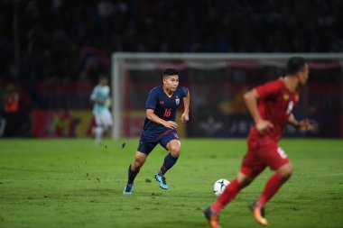 Pathumthani Thailand 5 sep 2019: Phitiwat sukjitthamakul # 16 Tayland futbolcusu 2022 Dünya Kupası elemeleri sırasında Thammasat Stadyumu 'nda Vietnam' a karşı 