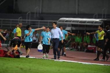 Pathumthani Tayland 5 Eylül 2019: Akira nishino dünya kupası elemeleri sırasında Thammasat Stadyumu 'nda Vietnam' a karşı oynandı. 