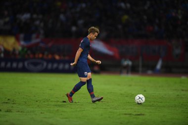 Pathumthani Tayland 5 Eylül 2019: Thammasat Stadyumu 'nda Tailand ile Vietnam arasında oynanan 2022 Dünya Kupası eleme maçında Theerathon Boonmatan Player 