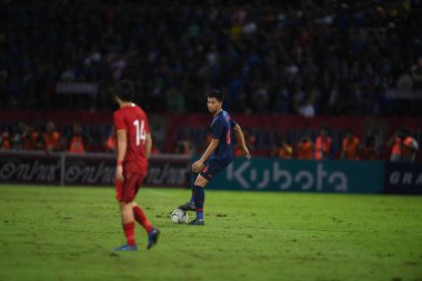 Pathumthani Thailand 5 Eylül 2019: Thammasat Stadyumu 'ndaki Vietnam maçında 2022 Dünya Kupası elemeleri sırasında Pansa hemviboon # 6 Tayland futbolcusu 