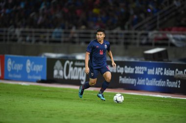 Pathumthani Thailand 5 sep 2019: Phitiwat sukjitthamakul # 16 Tayland futbolcusu 2022 Dünya Kupası elemeleri sırasında Thammasat Stadyumu 'nda Vietnam' a karşı 