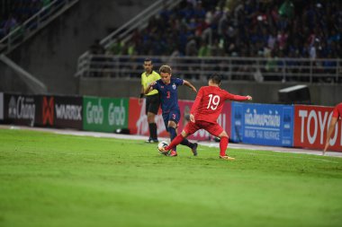 Pathumthani Tayland 5 Eylül 2019: Thammasat Stadyumu 'nda Vietnam' a karşı oynanan 2022 Dünya Kupası elemeleri sırasında Tayland 3 numaralı Theerathon Boonmatan 