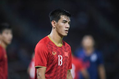 Pathumthani Thailand 5 Eylül 2019: Nguyen tien linh # 18 vietnam oyuncusu 2022 Dünya Kupası elemeleri sırasında Thammasat Stadyumu 'nda Vietnam' a karşı 