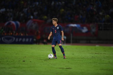 Pathumthani Tayland 5 Eylül 2019: Thammasat Stadyumu 'nda Tailand ile Vietnam arasında oynanan 2022 Dünya Kupası eleme maçında Theerathon Boonmatan Player 