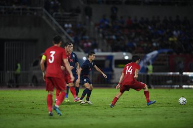 Pathumthani Tayland 5 Eylül 2019: Sarach yooyen # 4 Tayland Dünya Kupası elemeleri sırasında Thammasat Stadyumu 'nda Vietnam' a karşı oynandı. 