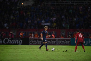 Pathumthani Tayland 5 Eylül 2019: Thammasat Stadyumu 'nda Vietnam' a karşı oynanan 2022 Dünya Kupası elemeleri sırasında Tayland 3 numaralı Theerathon Boonmatan 
