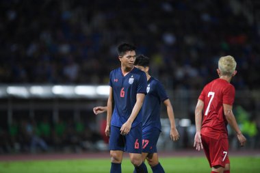Pathumthani Thailand 5 Eylül 2019: Thammasat Stadyumu 'ndaki Vietnam maçında 2022 Dünya Kupası elemeleri sırasında Pansa hemviboon # 6 Tayland futbolcusu 