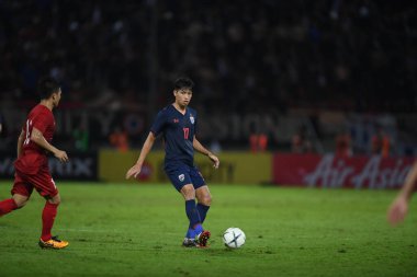 Pathumthani Thailand 5 Eylül 2019: Thammasat Stadyumu 'nda oynanan 2022 Dünya Kupası elemeleri sırasında Tanaboon Kesarat # 17 Tayland Oyuncusu 