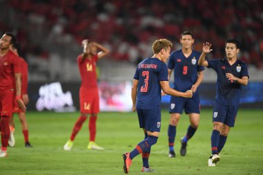 Jakarta Endonezya 10 sep 2019: Theerathon bunmathan # 3 numaralı Tayland futbolcusu 2020 Dünya Kupası elemeleri sırasında Endonezya 0-3 Tayland 'da Gelora bung karno stadyumunda 