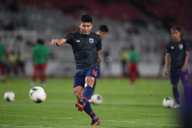 Jakarta Endonezya 10 sep 2019: 2020 Dünya Kupası eleme maçında Endonezya 0-3 Tayland 'daki Gelora Bung Karno Stadyumu' nda oynayan oyuncu 