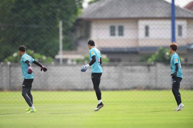 Bangkok Tayland 30 Mayıs 2019: Tayland futbolcusu 2019 Alp Futbol Kampı 'nda düzenlenen turnuvanın kral kupası 2019 turnuvasından önce antrenman sırasında hareket halindeydi 