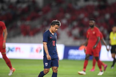 Jakarta Endonezya 10 sep 2019: Chanathip şarkı sözü # 10 Tayland 'da 2020 Dünya Kupası elemeleri sırasında Gelora Bung Karno Stadyumu' nda oynanan Dünya Kupası elemeleri sırasında 