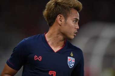 Jakarta Endonezya 10 sep 2019: Theerathon bunmathan # 3 numaralı Tayland futbolcusu 2020 Dünya Kupası elemeleri sırasında Endonezya 0-3 Tayland 'da Gelora bung karno stadyumunda 