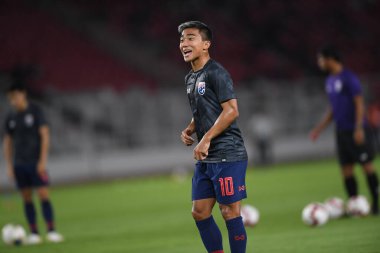 Jakarta Endonezya 10 sep 2019: Chanathip şarkı sözü # 10 Tayland 'da 2020 Dünya Kupası elemeleri sırasında Gelora Bung Karno Stadyumu' nda oynanan Dünya Kupası elemeleri sırasında 