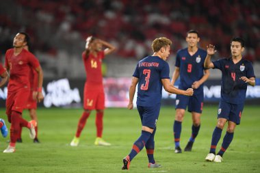 Jakarta Endonezya 10 sep 2019: Theerathon bunmathan # 3 numaralı Tayland futbolcusu 2020 Dünya Kupası elemeleri sırasında Endonezya 0-3 Tayland 'da Gelora bung karno stadyumunda 