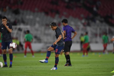 Jakarta Endonezya 10 sep 2019: Chanathip şarkı sözü # 10 Tayland 'da 2020 Dünya Kupası elemeleri sırasında Gelora Bung Karno Stadyumu' nda oynanan Dünya Kupası elemeleri sırasında 