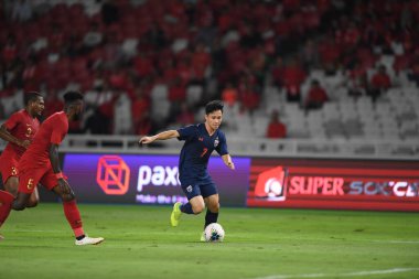 Jakarta Endonezya 10 sep 2019: Supachok sarachart # 7 Tayland Dünya Kupası elemeleri 2020 Dünya Kupası elemeleri sırasında Gelora Bung Karno Stadyumu 'nda oynanan maçta 