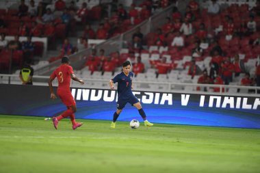 Jakarta Endonezya 10 sep 2019: Supachok sarachart # 7 Tayland Dünya Kupası elemeleri 2020 Dünya Kupası elemeleri sırasında Gelora Bung Karno Stadyumu 'nda oynanan maçta 