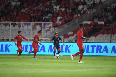 Jakarta Endonezya 10 sep 2019: Chanathip şarkı sözü # 10 Tayland 'da 2020 Dünya Kupası elemeleri sırasında Gelora Bung Karno Stadyumu' nda oynanan Dünya Kupası elemeleri sırasında 