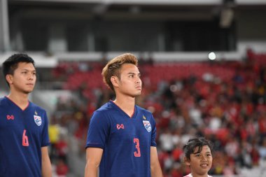 Jakarta Endonezya 10 sep 2019: Theerathon bunmathan # 3 numaralı Tayland futbolcusu 2020 Dünya Kupası elemeleri sırasında Endonezya 0-3 Tayland 'da Gelora bung karno stadyumunda 