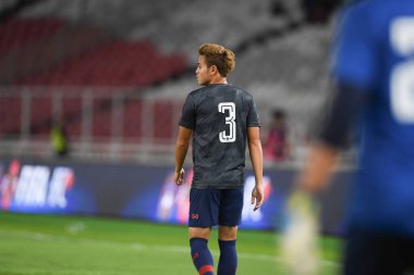 Jakarta Endonezya 10 sep 2019: Theerathon bunmathan # 3 numaralı Tayland futbolcusu 2020 Dünya Kupası elemeleri sırasında Endonezya 0-3 Tayland 'da Gelora bung karno stadyumunda 