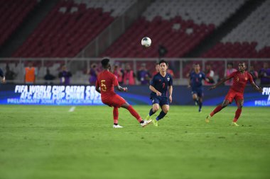 Jakarta Endonezya 10 sep 2019: Supachok sarachart # 7 Tayland Dünya Kupası elemeleri 2020 Dünya Kupası elemeleri sırasında Gelora Bung Karno Stadyumu 'nda oynanan maçta 