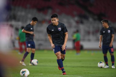 Jakarta Endonezya 10 sep 2019: 2020 Dünya Kupası eleme maçında Endonezya 0-3 Tayland 'daki Gelora Bung Karno Stadyumu' nda oynayan oyuncu 