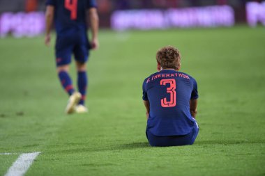 Jakarta Endonezya 10 sep 2019: Theerathon bunmathan # 3 numaralı Tayland futbolcusu 2020 Dünya Kupası elemeleri sırasında Endonezya 0-3 Tayland 'da Gelora bung karno stadyumunda 