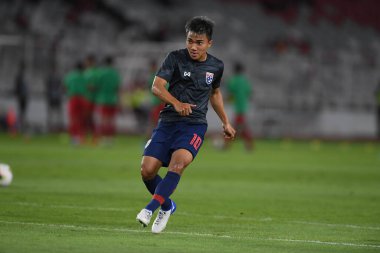 Jakarta Endonezya 10 sep 2019: Chanathip şarkı sözü # 10 Tayland 'da 2020 Dünya Kupası elemeleri sırasında Gelora Bung Karno Stadyumu' nda oynanan Dünya Kupası elemeleri sırasında 