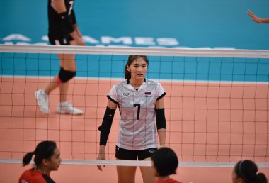 Kualumpur-Malezya-27 Ağustos 2017: Tayland, Malezya 'da Tayland ve Endonezya arasında oynanan 29. kadın voleybol karşılaşmasında Tayland Bamrungsuk oyuncusu