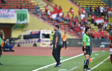 Şah alam, Malezya, 15 Ağustos 2017: Worrawoot Srimaka 28. SEAGames sırasında Malezya 'nın Şah Alam stadyumunda oynanan maçta Tayland teknik direktörü