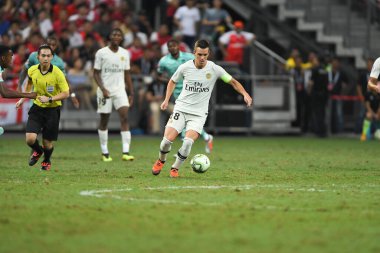 Kallang-Singapur-28 Temmuz 2018: Giovani LO Celso # 18 PSG Oynatıcısı icc2018 yılında Paris Saint-Alman Ulusal Stadyumu, Singapur 'daki cephaneliğe karşı savaşıyor.