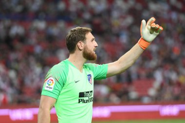 Kallang-Singapur - 26 Haziran 2018: Bir ntonio adan # 1 Atletico Madrid oyuncusu 2018 'den önce atletico de madrid Ulusal Stadyumu' ndaki cephaneliğe karşı eylemde.