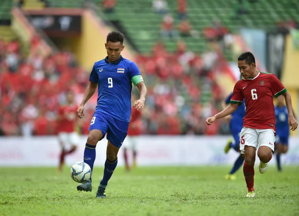 Shah alam, Malezya, 15 Ağustos 2017: Chenrop Samphaodi Tayland Oyunları 'nın 28. SEAmes Oyunları sırasında Malezya' nın Şah alam stadyumunda oynanan karşılaşma