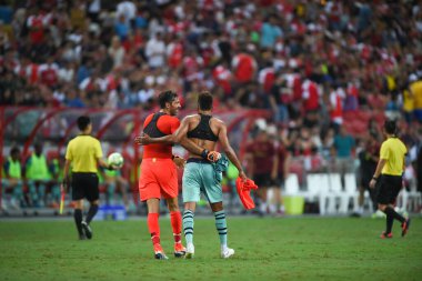 Kallang-Singapur-28Jul2018: Gianluigi Buffon # 30 PSG oyuncusu icc2018 'de Paris Saint-Almanya Ulusal Stadyumu, Singapur' daki cephaneliğe karşı savaşıyor.