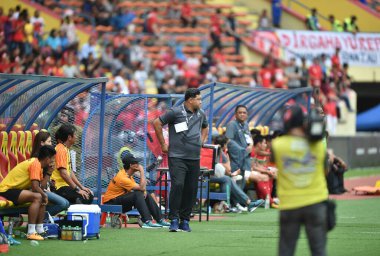 Şah alam, Malezya, 15 Ağustos 2017: Worrawoot Srimaka 28. SEAGames sırasında Malezya 'nın Şah Alam stadyumunda oynanan maçta Tayland teknik direktörü