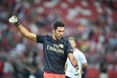 Kallang-Singapur-28 Temmuz 2018: Gianluigi Buffon # 30 PSG Oynatıcısı icc2018 'de Paris Saint-Alman Ulusal Stadyumu, Singapur' da Cephanelik ile mücadele ederken