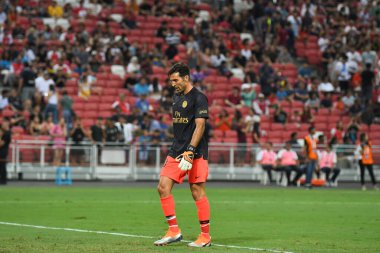 Kallang-Singapur-28 Temmuz 2018: Gianluigi Buffon # 30 PSG Oynatıcısı icc2018 'de Paris Saint-Alman Ulusal Stadyumu, Singapur' da Cephanelik ile mücadele ederken