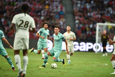 Kallang-Singapur-28 Temmuz 2018: Mesut Ozil # 10 Arsenal Player of Arsenal (C2018) sırasında attığı gol için tebrik ederim.