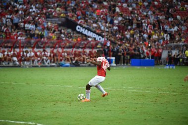 Kallang-Singapur-26Jul2018: Eddie nketiah # 49 cephanelik oyuncusu icc2018 'de atletico de madrid' e karşı ulusal stadyum, Singgapur 'da savaşıyor.