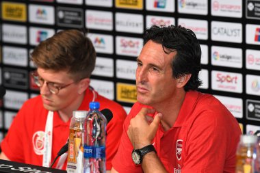 Kallang-Singapur-26Jul2018: Unai Emery Cephanelik Basın Konferansı 'ndan sonra Arsenal ile Singapur Milli Stadyumu' ndaki Atletico de Madrid maçının ardından Arsenal 'in baş antrenörü
