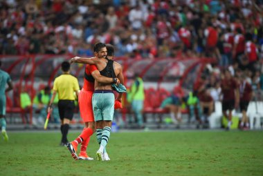 Kallang-Singapur-28 Temmuz 2018: Gianluigi Buffon # 30 PSG Oynatıcısı icc2018 'de Paris Saint-Alman Ulusal Stadyumu, Singapur' da Cephanelik ile mücadele ederken