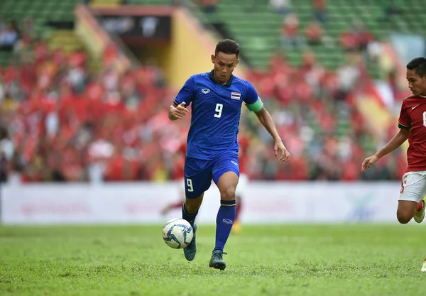 Shah alam, Malezya, 15 Ağustos 2017: Chenrop Samphaodi Tayland Oyunları 'nın 28. SEAmes Oyunları sırasında Malezya' nın Şah alam stadyumunda oynanan karşılaşma