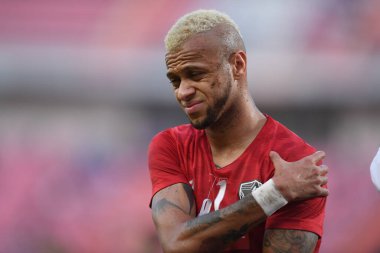 BANGKOK. THAILAND - 11 Kasım 2020: William Henrique # 11 Tayland Millî Futbol Takımı ile Rajamangkala Stadyumu 'nda oynanan dostluk maçı sırasında