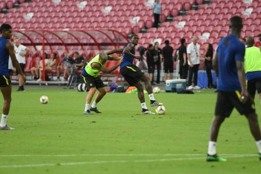 KALLANG, SINGAPORE - 19 Temmuz 2019: Paul Pogba # 6 MANCHESTER UTD Milli Stadyum, Singapur 'da antrenman yaparken
