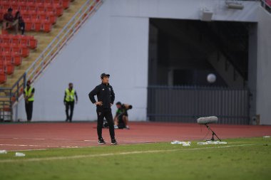 BANGKOK, THAILAND - 14 Kasım 2020: Akira Nishino, Tayland ile Rajamangkala Stadyumu 'nun tüm yıldızları arasında oynanan dostluk maçı sırasında